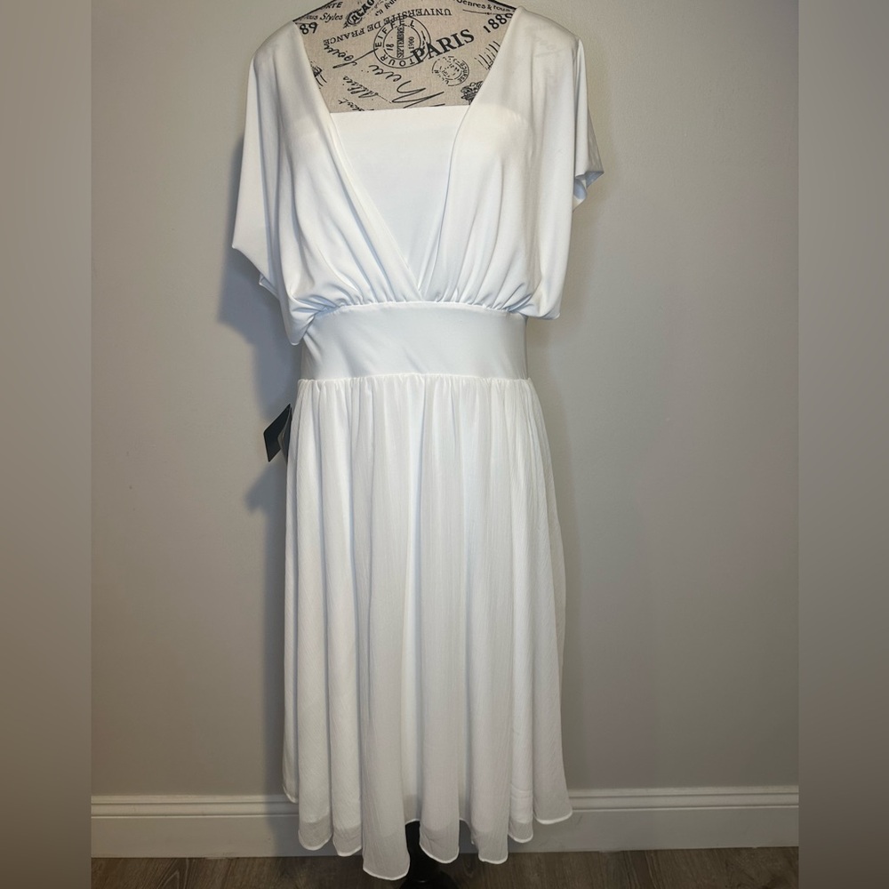 NWT Elegant White house Black Market white size 16 Dress Cocktail